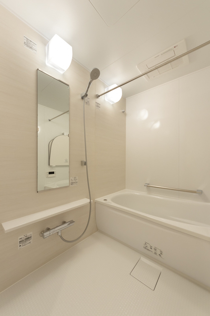 バス・シャワールーム　※写真は同タイプ住戸です。