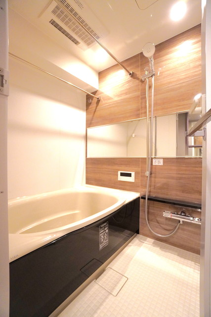 バス・シャワールーム　※写真は同タイプ住戸です。