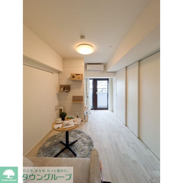居室・リビング　【家具・家電の備え付けはありません】