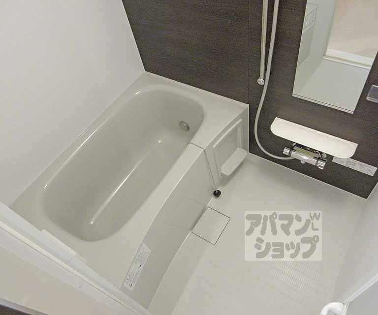 バス・シャワールーム　落ち着いた雰囲気の浴室です