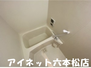 バス・シャワールーム　1日の疲れはこちらで流します