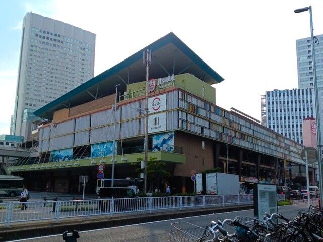 ショッピングセンター　アスナル金山（ショッピングセンター）まで400m