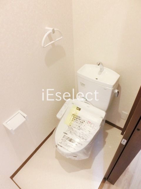 トイレ　温水洗浄便座付きのトイレ
