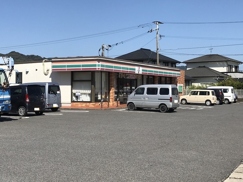 コンビニ　セブンイレブン神埼飯町店（コンビニ）まで262m