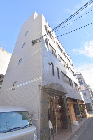 岡山市北区平和町のマンションの建物外観