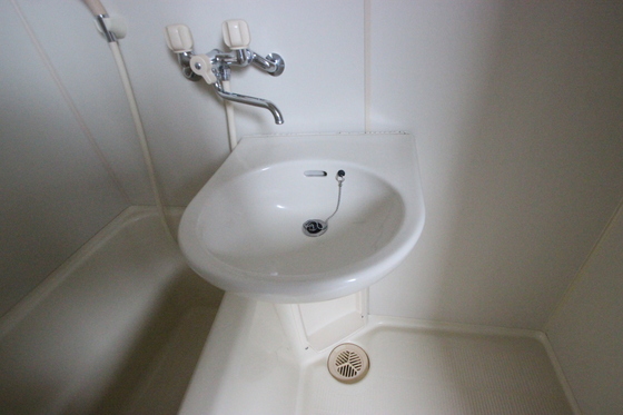 洗面設備　※別号室の写真です