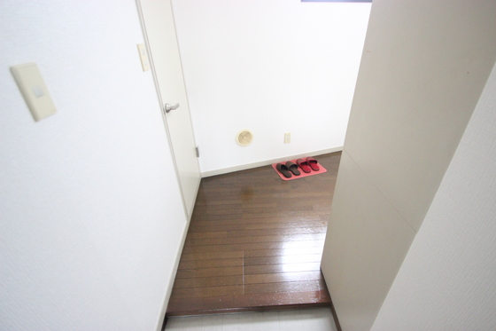 玄関　※別号室の写真です