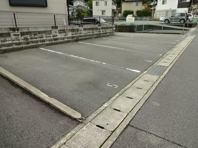 【プレイン八代の駐車場】