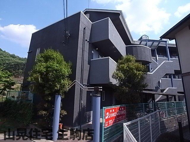 Ｍ’ｓコート東生駒の建物外観