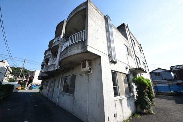 八王子市西寺方町のマンションの建物外観