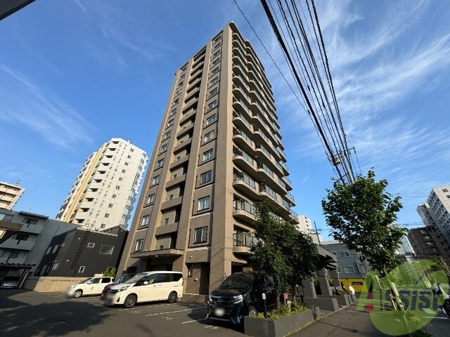 札幌市北区北十三条西のマンションの建物外観