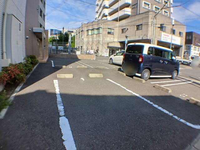 【アプローズ　宝栄の駐車場】