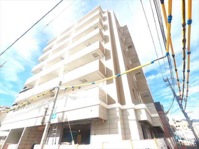 【神戸市東灘区住吉宮町のマンションの建物外観】