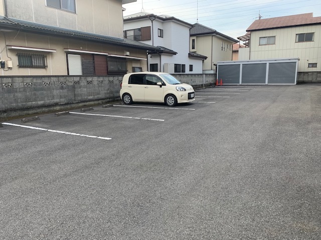 駐車場　敷地内駐車スペース