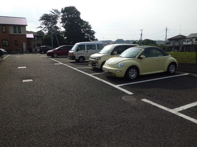 【タカーラ・ハーヴェスト弐番館の駐車場】