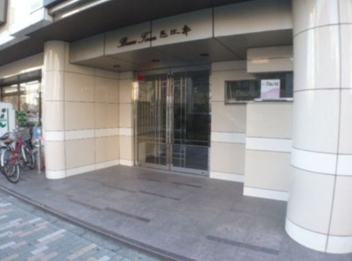 【ブラントゥール恵比寿のエントランス】