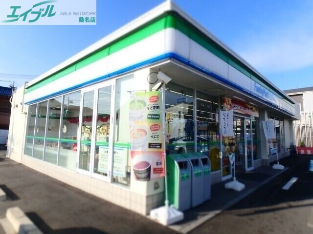 【桑名市長島町出口のアパートのコンビニ】