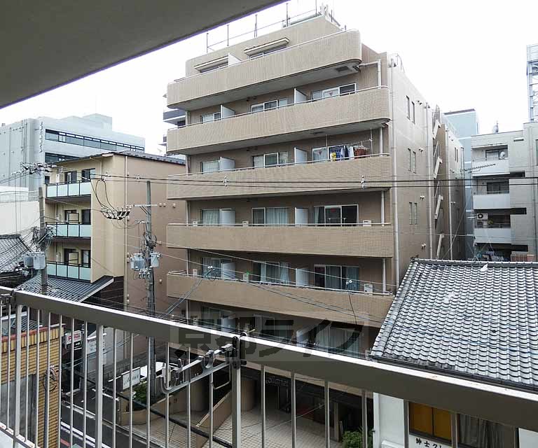 【京都市中京区朝倉町のマンションの眺望】