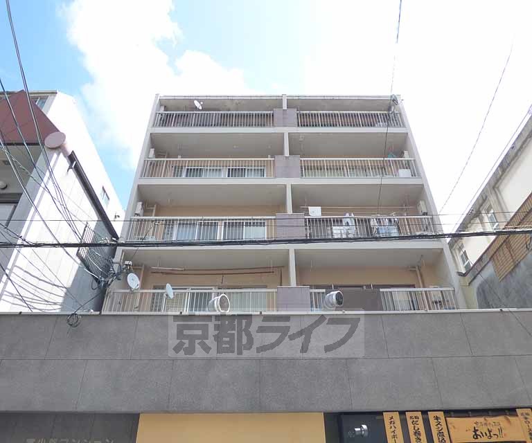 京都市中京区朝倉町のマンションの建物外観