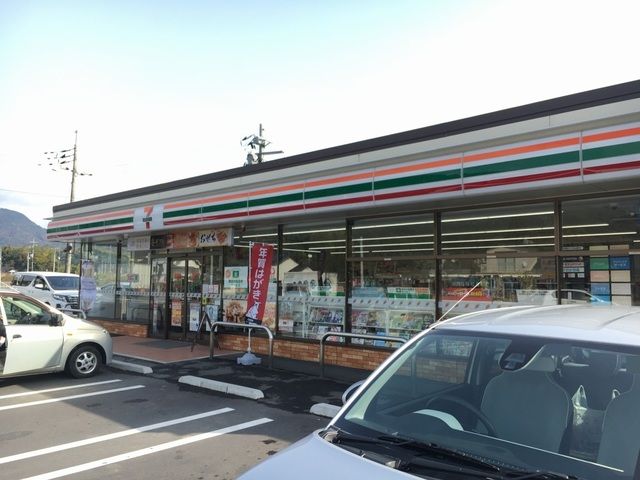 【岩国市玖珂町のアパートのコンビニ】