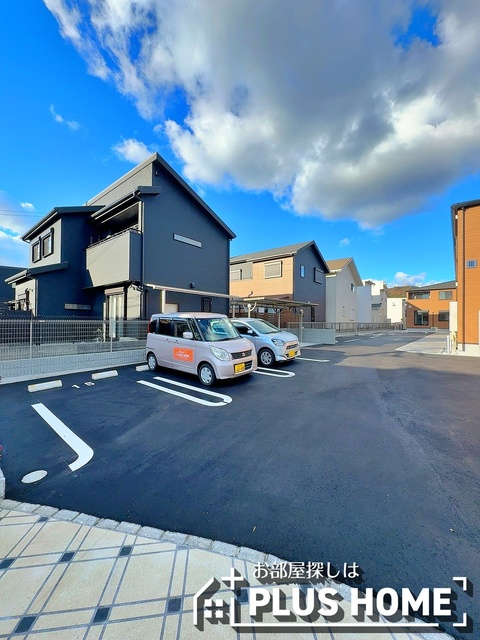 【和歌山市木ノ本のアパートの駐車場】