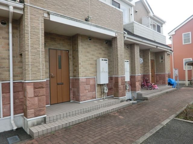 エントランス　エントランスも綺麗ですね。