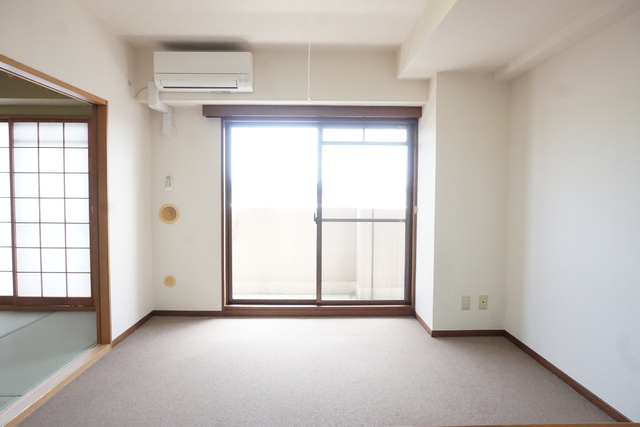 居室・リビング　日当たりの良い南向きＬＤＫ１１．４帖