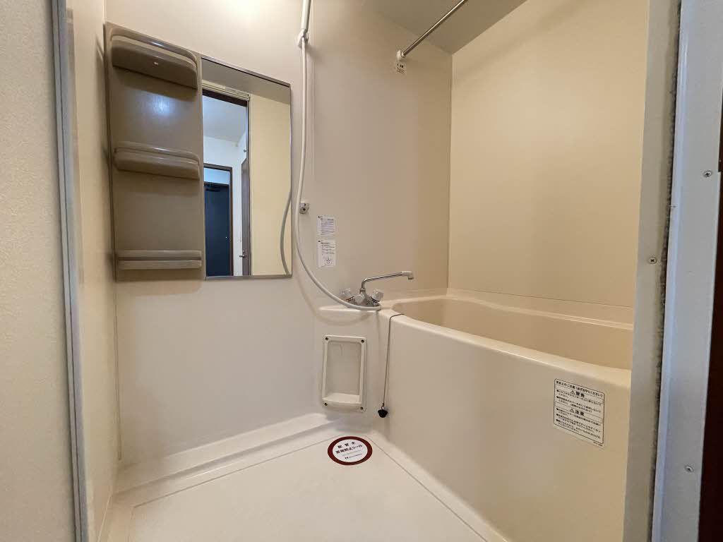 バス・シャワールーム　バスルーム