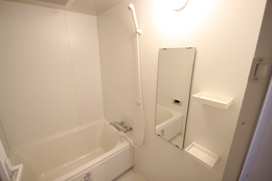 バス・シャワールーム　※別部屋の写真です