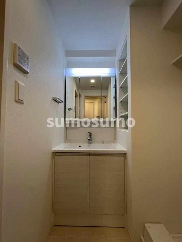 洗面設備　広い洗面スペース