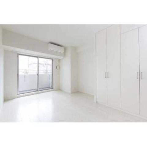 居室・リビング　室内