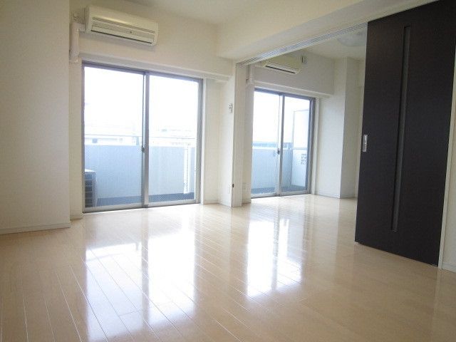 居室・リビング　別号室参考写真