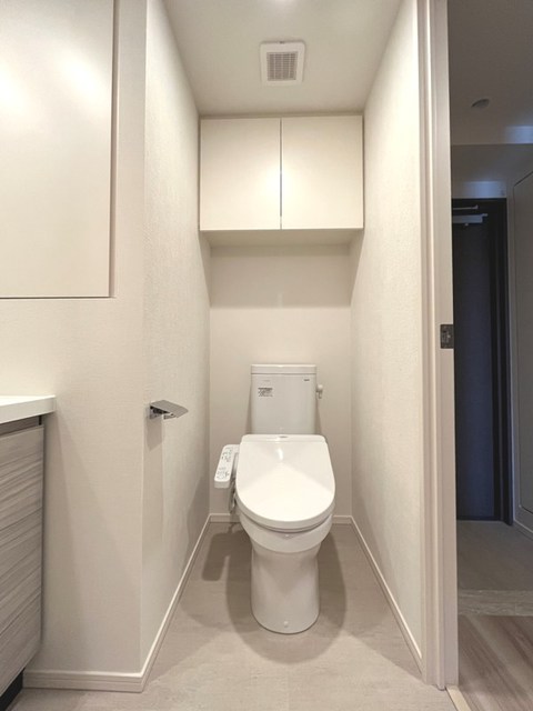 トイレ　※写真は同タイプ住戸です。