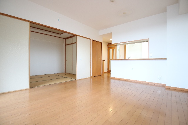 居室・リビング　※別号室の参考写真、現況優先です※