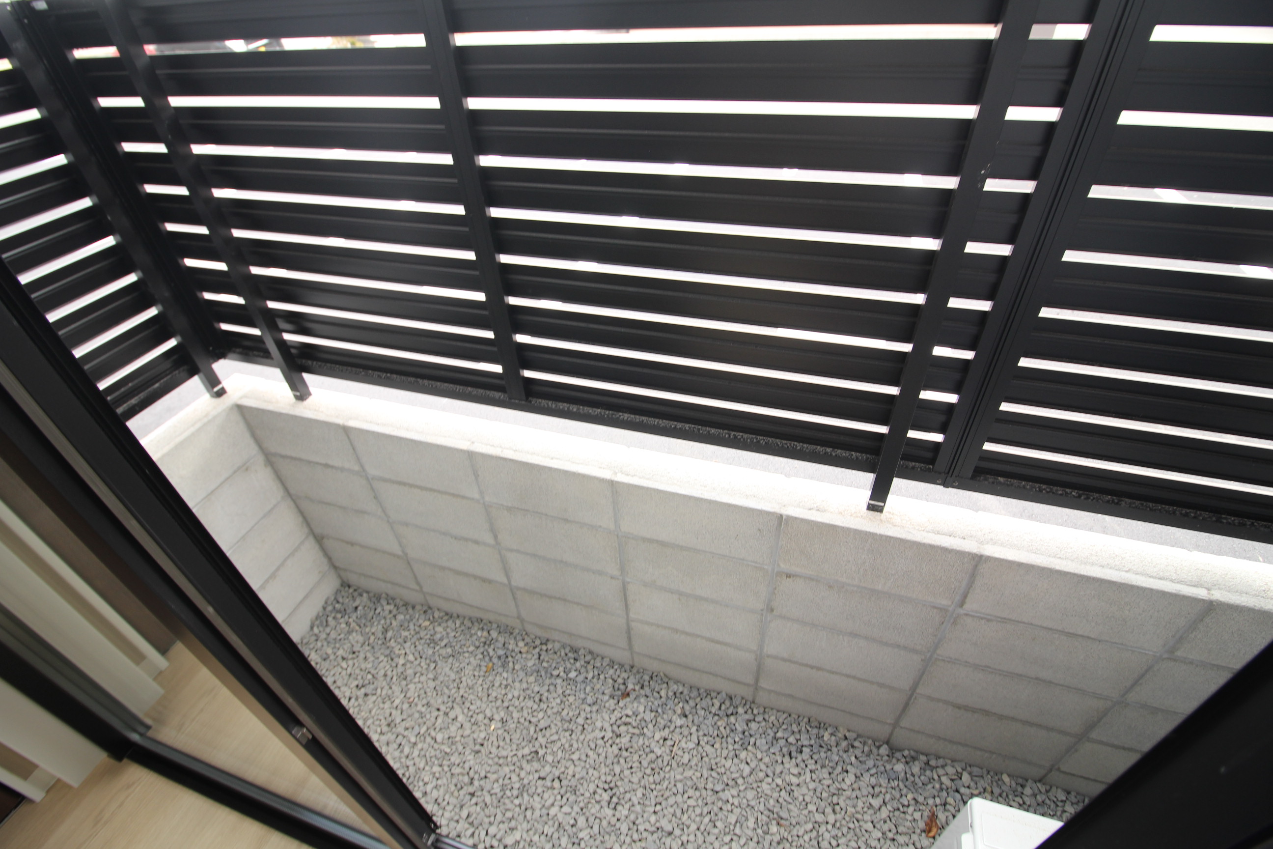 バルコニー　フェンスでプライバシーが守られたバルコニー♪