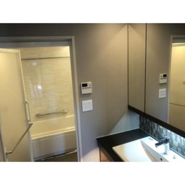 洗面設備　※写真は同タイプ住戸です。