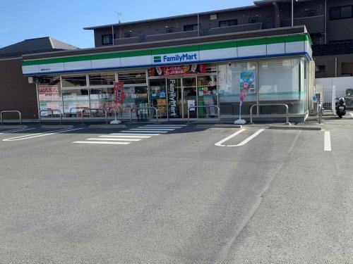 コンビニ　ファミリーマート 豊橋弥生町店（コンビニ）まで35m