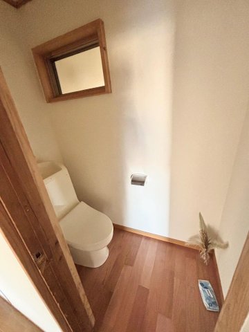 トイレ　使いやすさに配慮した、シンプルで快適なトイレ