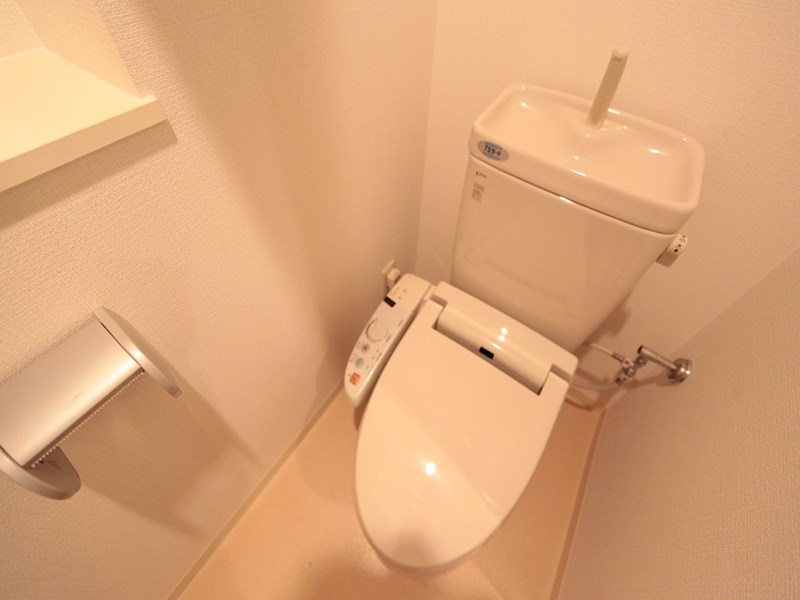 トイレ　温水洗浄暖房便座付トイレ