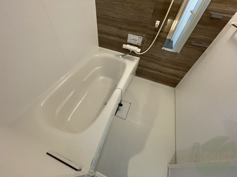 バス・シャワールーム　お風呂になります。一日の疲れを癒してくださいね。