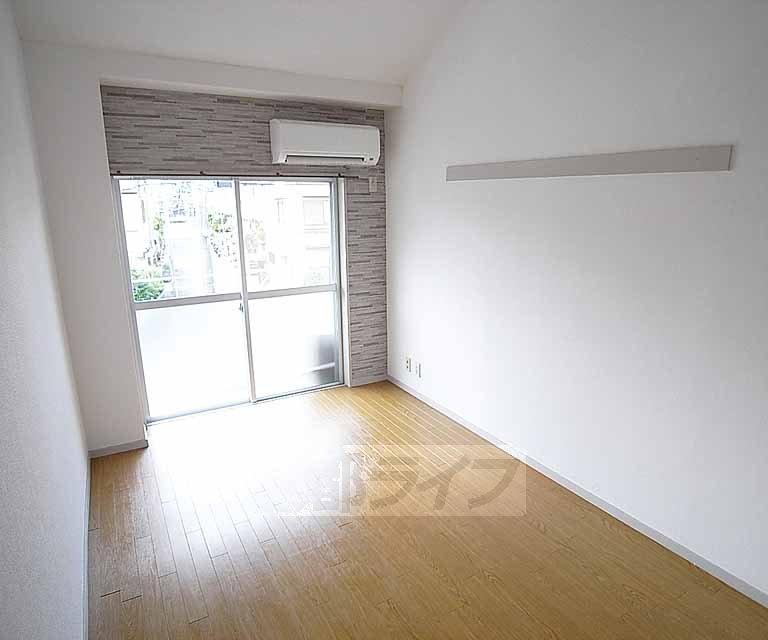 居室・リビング　ロフト付のお部屋です