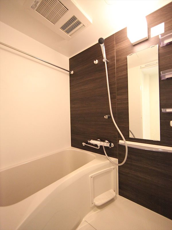 バス・シャワールーム　バスルーム　浴室暖房乾燥機付き