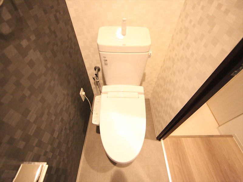 トイレ　温水洗浄暖房便座付トイレ