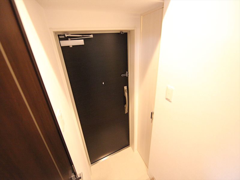 玄関　玄関　シューズボックス付（収納充実してます）