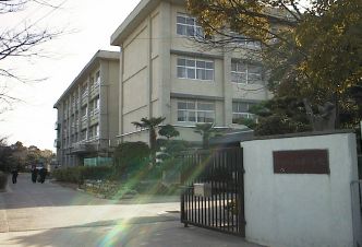 中学校　松原市立松原中学校（中学校）まで932m