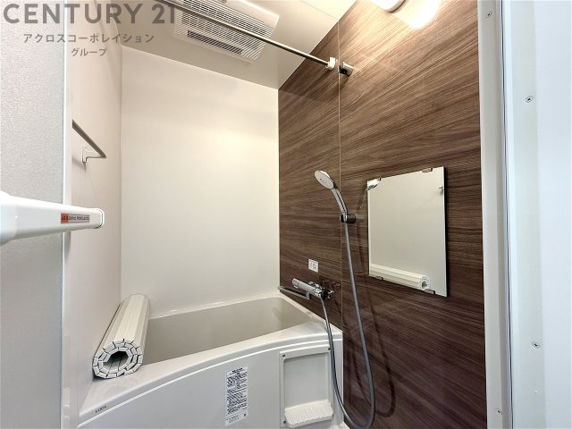 バス・シャワールーム　浴室乾燥機付きで便利です