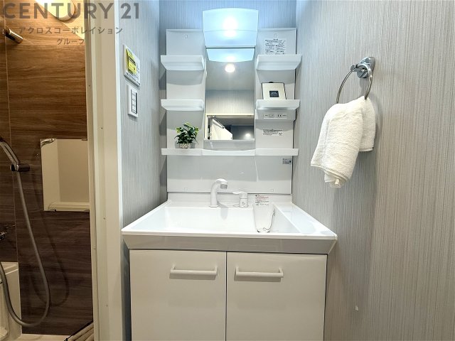 洗面設備　収納豊富な洗面台♪