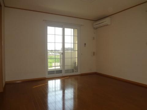 居室・リビング　室内