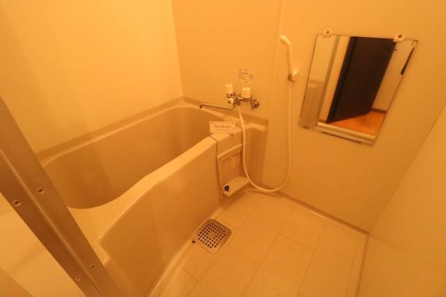 バス・シャワールーム　綺麗な浴室です♪