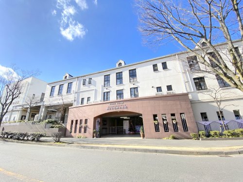 幼稚園・保育園　鶴山台国際幼稚園（幼稚園・保育園）まで3871m